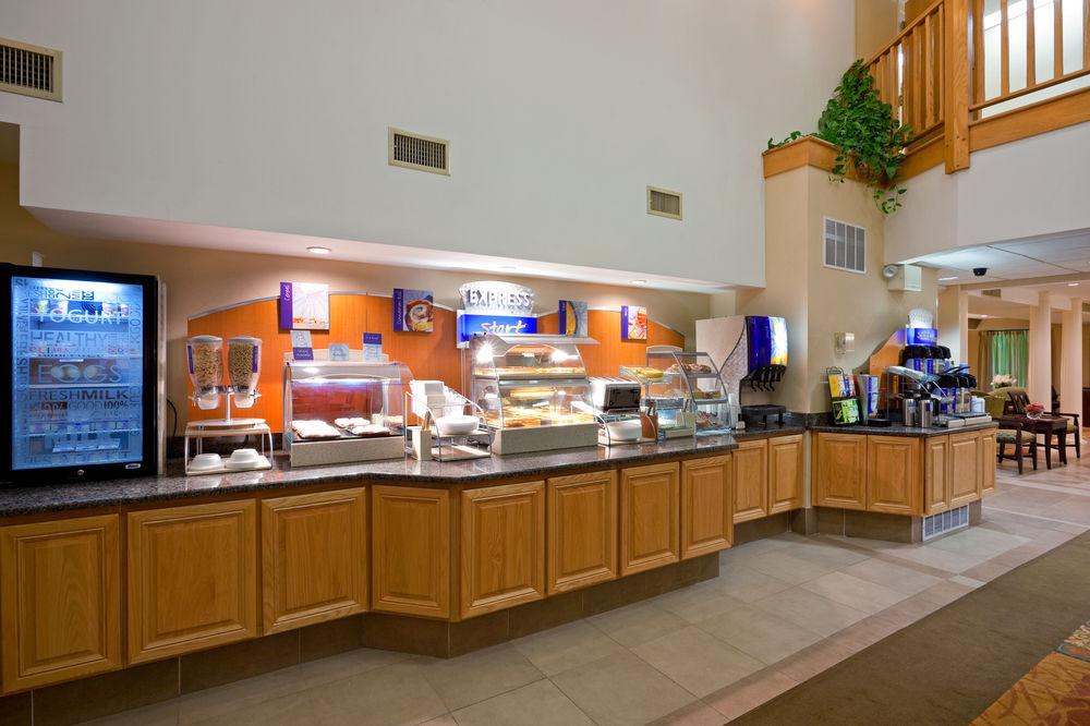 Holiday Inn Express & Suites Carneys Point - Pennsville By Ihg Eksteriør billede
