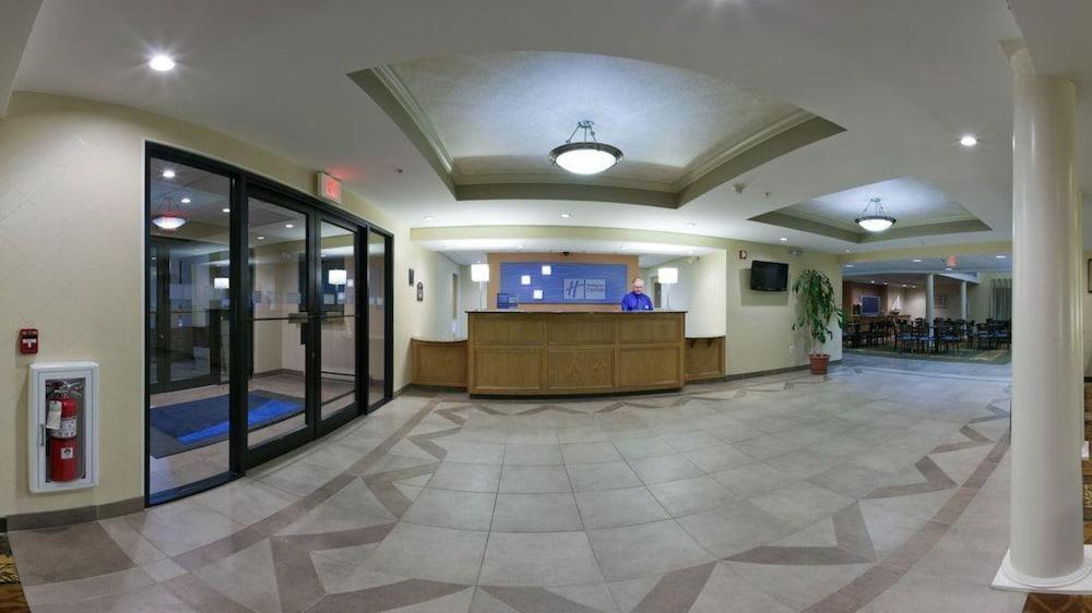 Holiday Inn Express & Suites Carneys Point - Pennsville By Ihg Eksteriør billede