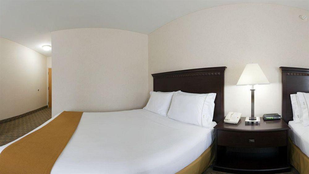 Holiday Inn Express & Suites Carneys Point - Pennsville By Ihg Eksteriør billede