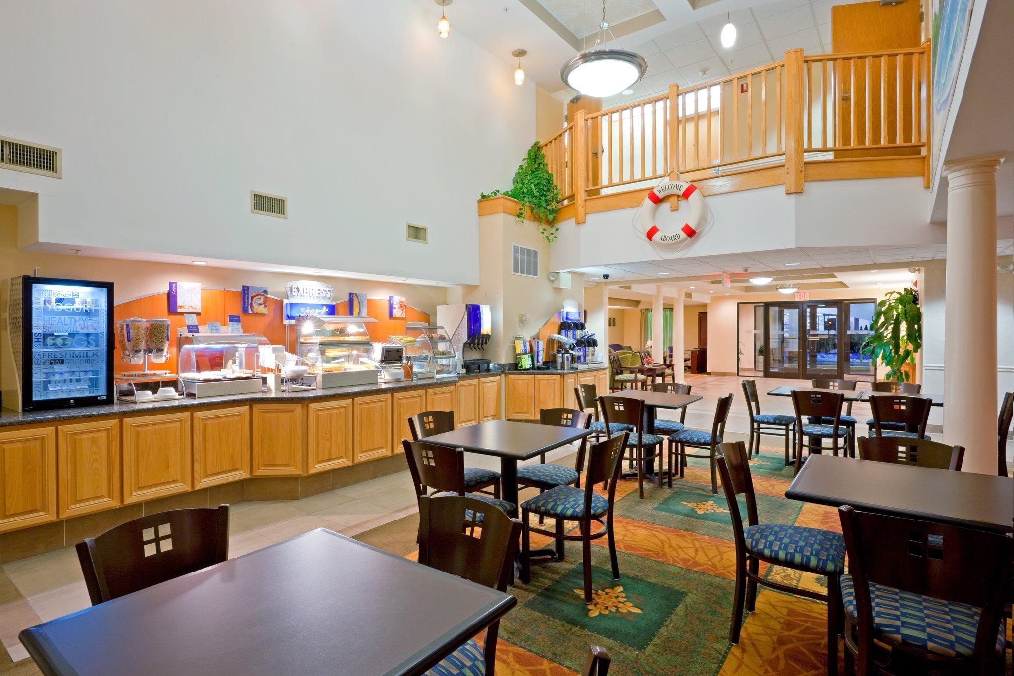 Holiday Inn Express & Suites Carneys Point - Pennsville By Ihg Eksteriør billede