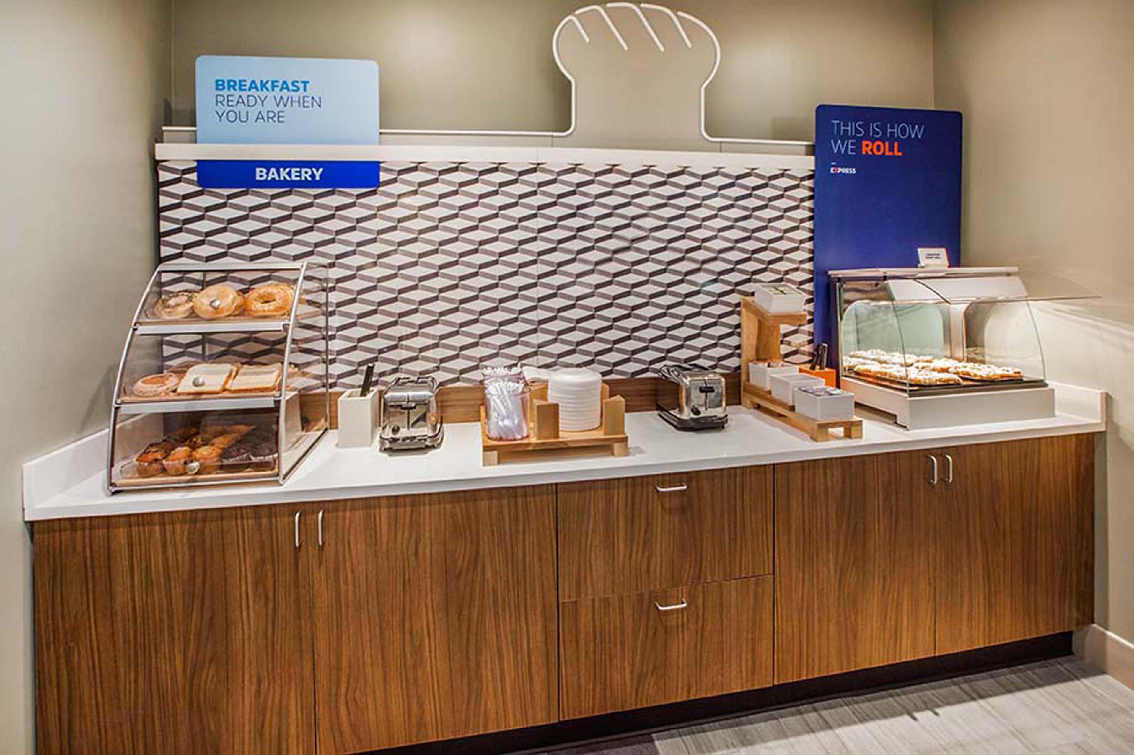 Holiday Inn Express & Suites Carneys Point - Pennsville By Ihg Eksteriør billede