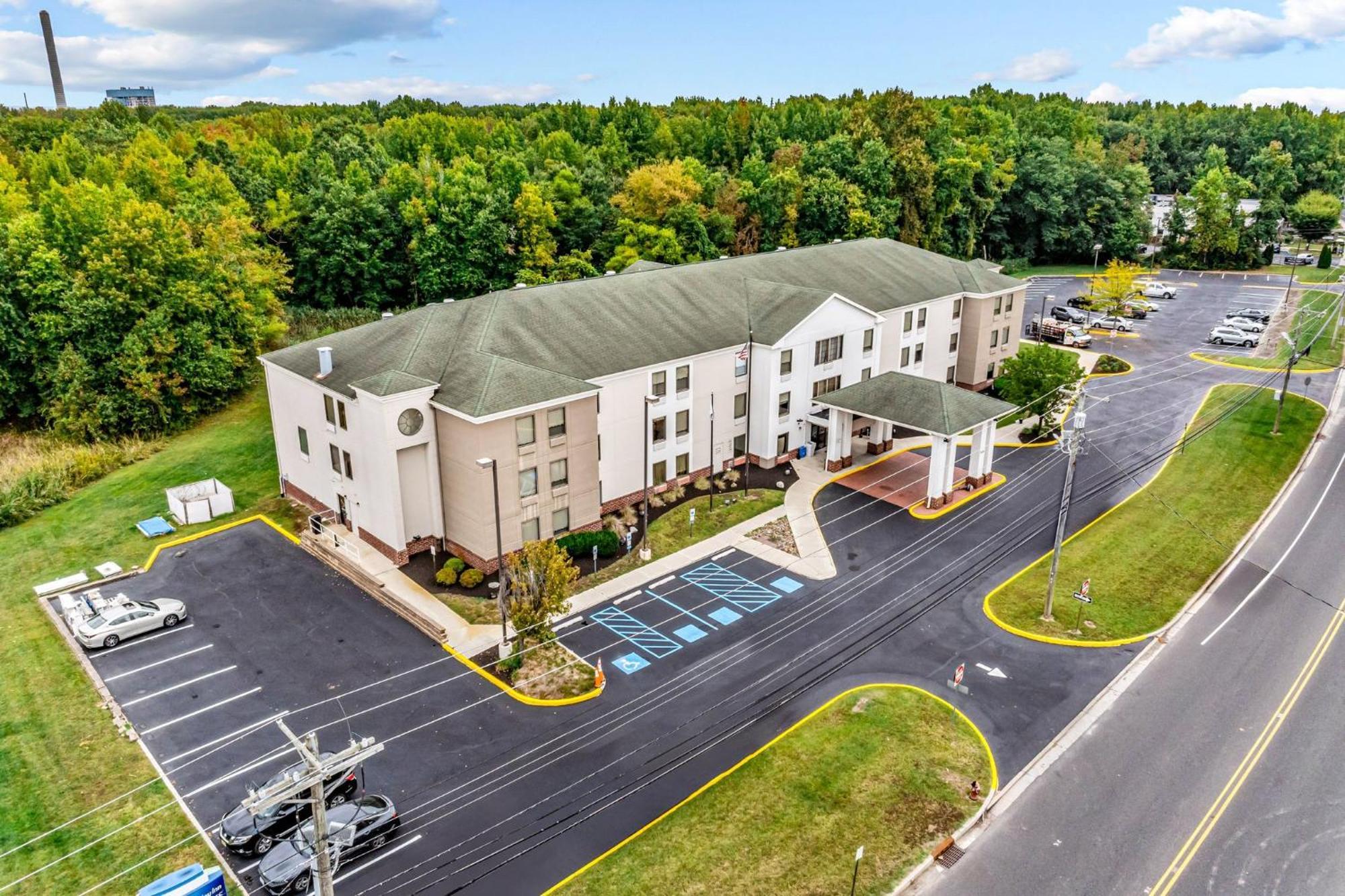 Holiday Inn Express & Suites Carneys Point - Pennsville By Ihg Eksteriør billede