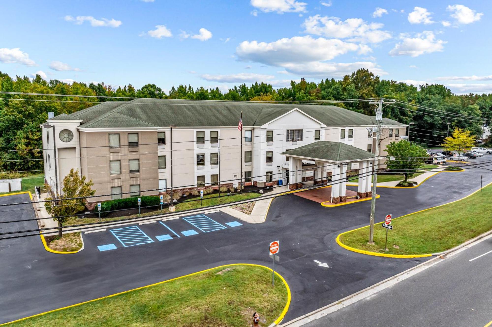 Holiday Inn Express & Suites Carneys Point - Pennsville By Ihg Eksteriør billede