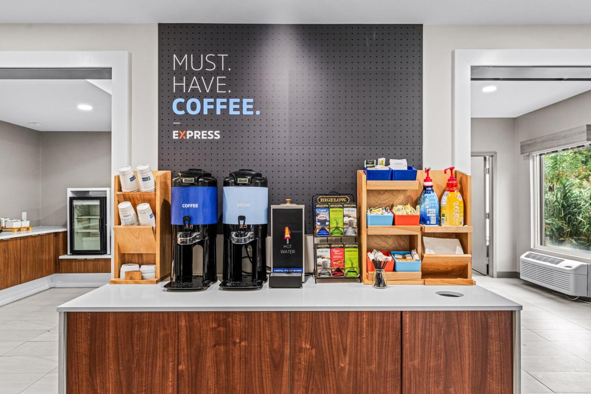 Holiday Inn Express & Suites Carneys Point - Pennsville By Ihg Eksteriør billede