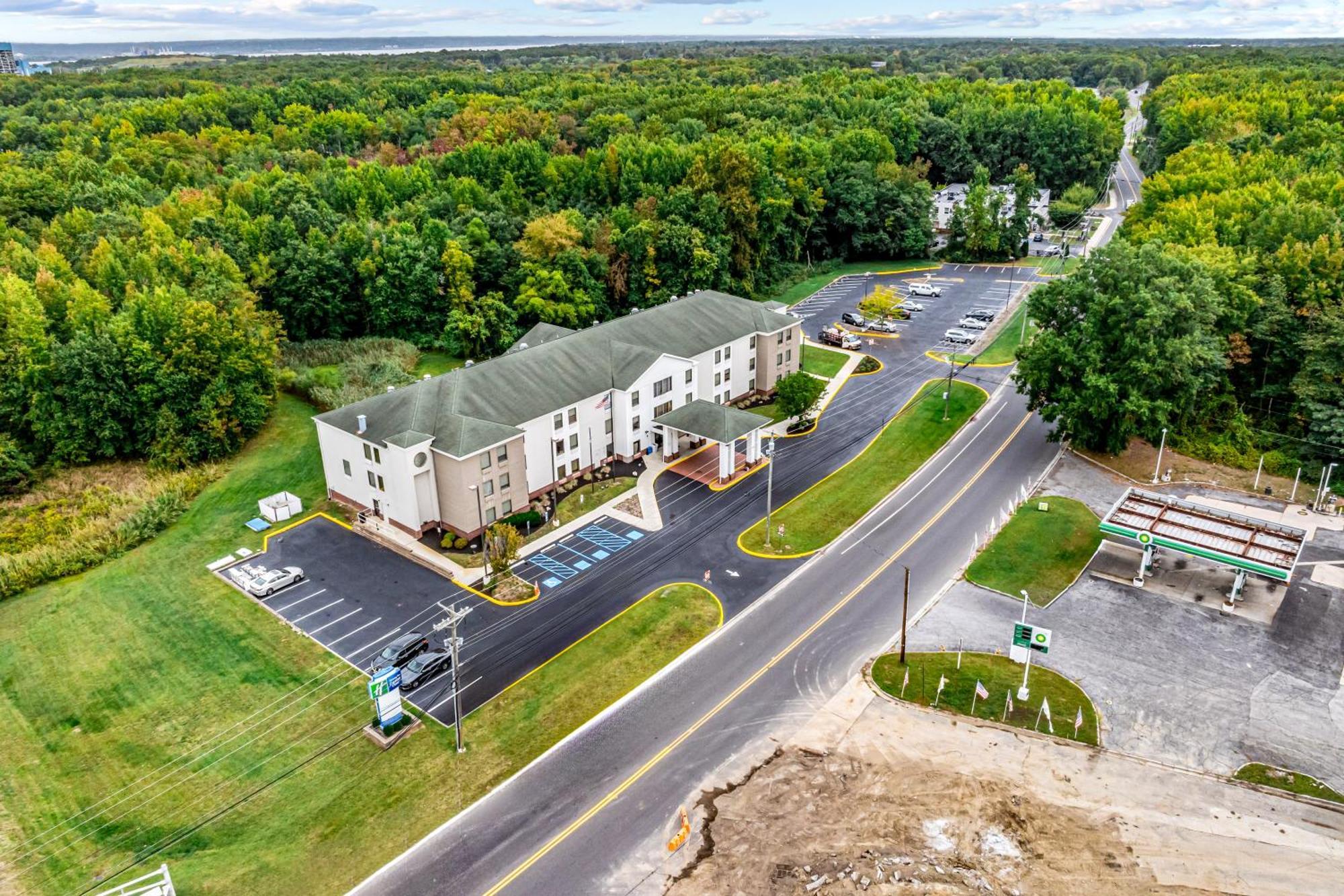 Holiday Inn Express & Suites Carneys Point - Pennsville By Ihg Eksteriør billede